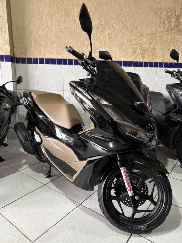 PCX DLX 2026