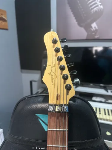 Vendo guitarra canhota
