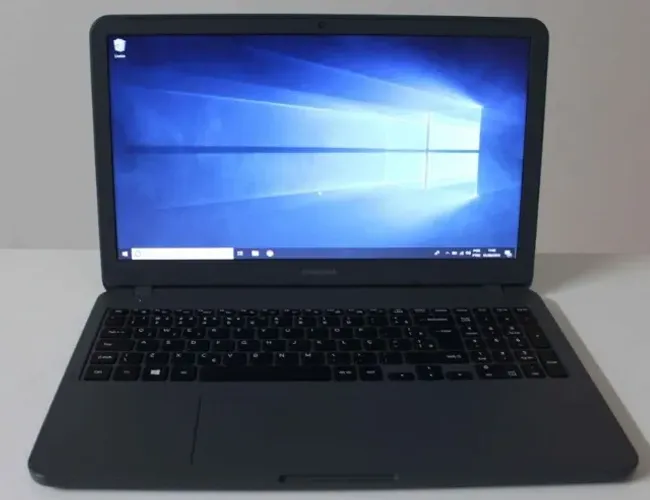 Notebook Samsung core i3 7th, 4gb ddr4, ssd 500gb w10 bateria nova