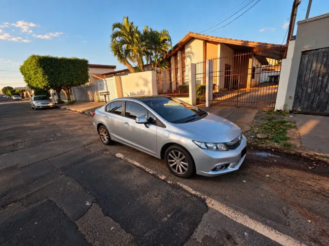 Honda Civic Sedan LXS 1.8/1.8 Flex 16V Aut. 4P 2014