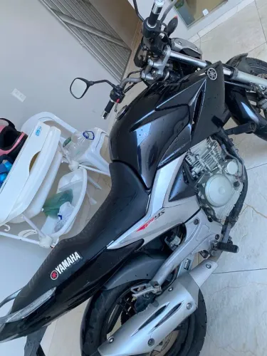 VENDO YAMAHA FAZER ANO 2013/250C