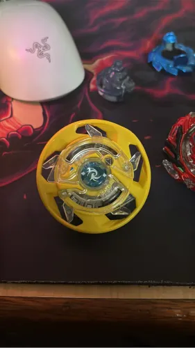 Beyblade Burst Maximum Garuda Takara Tomy