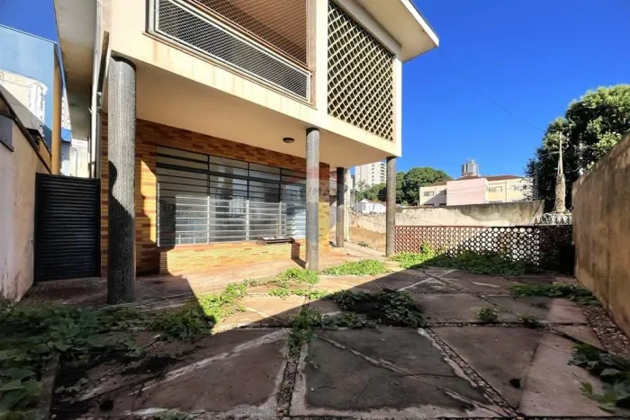 Sobrado à Venda, 459,32 m² em terreno de 755.18 m² - Higienópolis, Centro