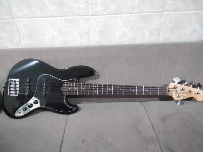 Fender Jazz Bass contrabaixo 