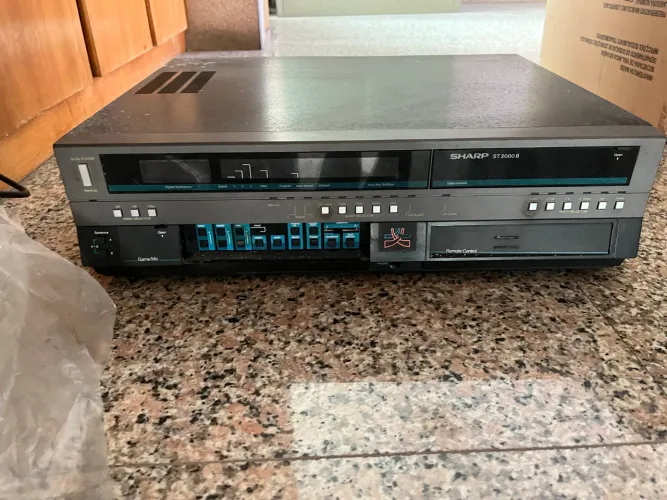 Receiver Vintage Sharp ST 2000 B - Para Conserto