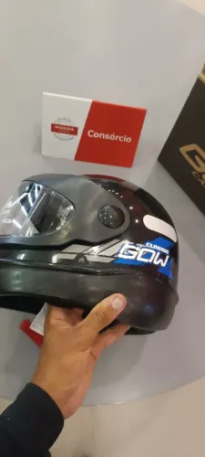 Vendo dois capacetes zero na caixa