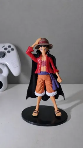 Action figure Luffy e Frieren