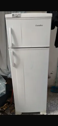 Geladeira Esmaltec Duplex 2 Portas - 220V (Muito Econômica)