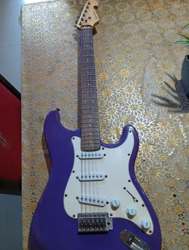 Guitarra Gianini em bom estado