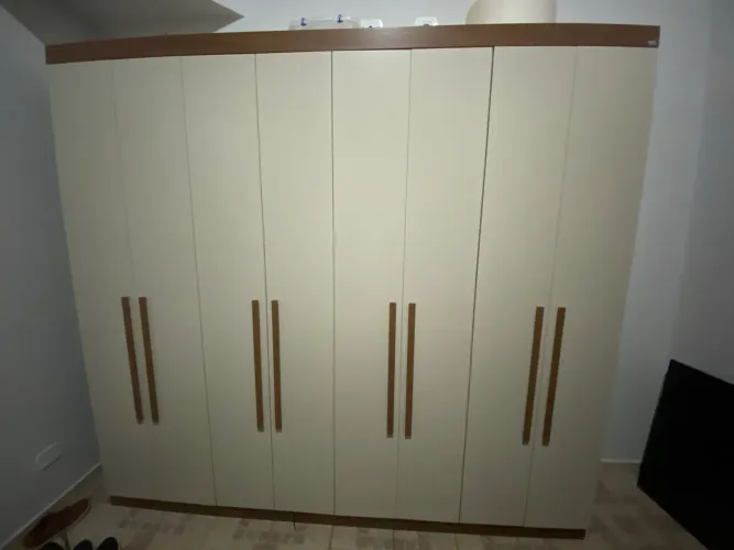 Armário novo 8 portas