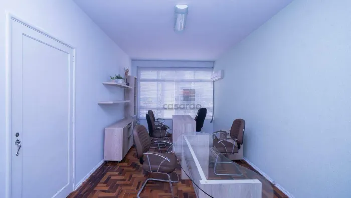 Sala comercial mobiliada no Centro de Pelotas (31m²) | Aluguel R$ 900