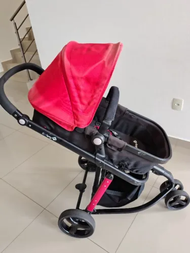 Carrinho bebê Safety 1st. Com bebê conforto e base / vira Moisés