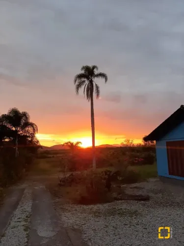 Sitio a venda - Excelente oportunidade para quem busca espaço, conforto e contato com a na