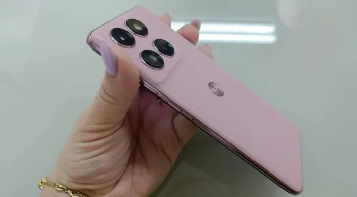 Vendo Motorola Edge 60 fusion, 1 mês de uso, na caixa e nota fiscal 