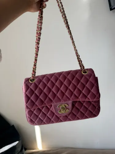 Bolsa Chanel rosa veludo