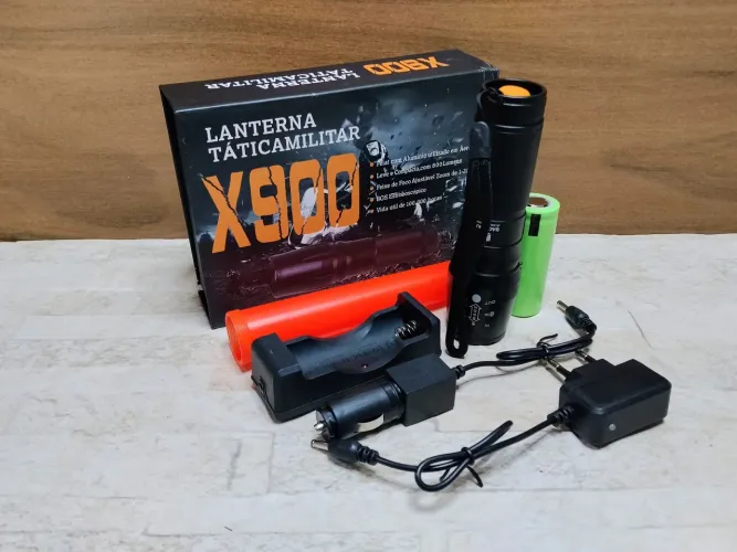 Lanterna Led Recarregável de Liga de Alumínio