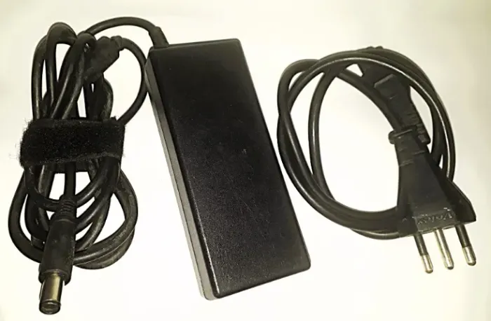 Carregador  Dell  modelo LA90PM111 90W Original 