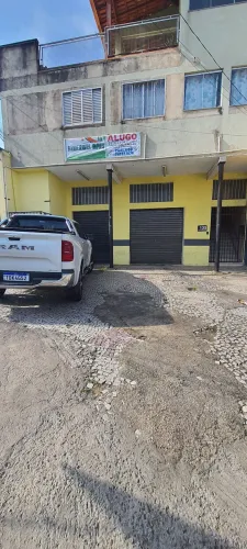 Alugo loja de frente com a av. Fausto Ribeiro da Silva no bairro Bandeirinhas.