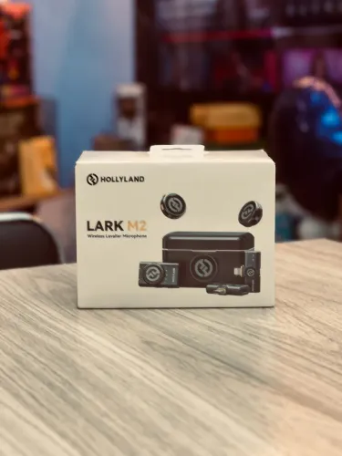 LOJA FÍSICA. MICROFONE LAPELA LARK M2 SEM FIO HOLLYLAND PROFESSIONAL | RETIRE HOJE