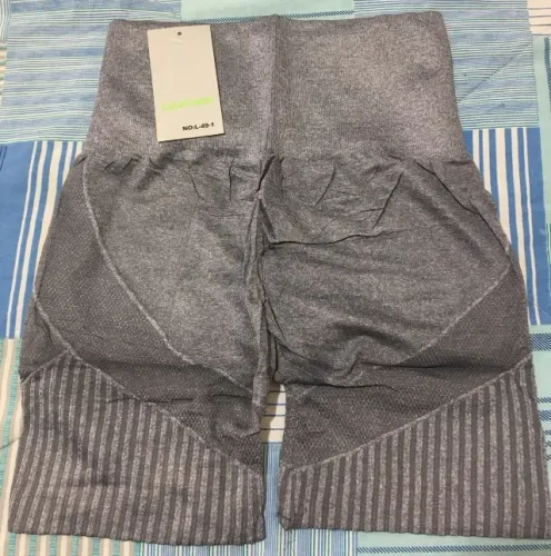 Shorts Femininos Fitness Esportivos Confortáveis - Tamanho P - Kit com 2 Shorts - NOVO