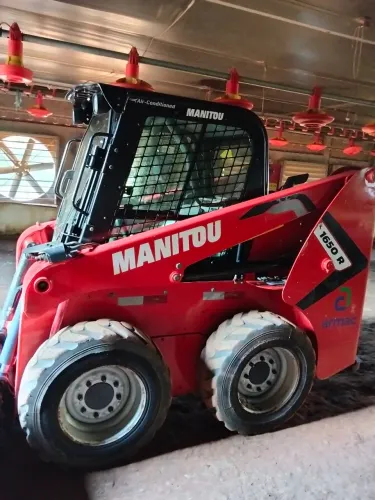Mini carregadeira Manitou R1650. Não bobcat