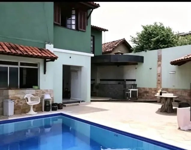 Casa no bairro Guarani, próximo à Av. Valdomiro Lobo