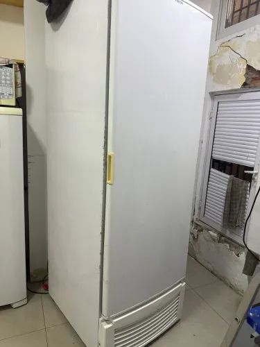 Freezer vertical 569l