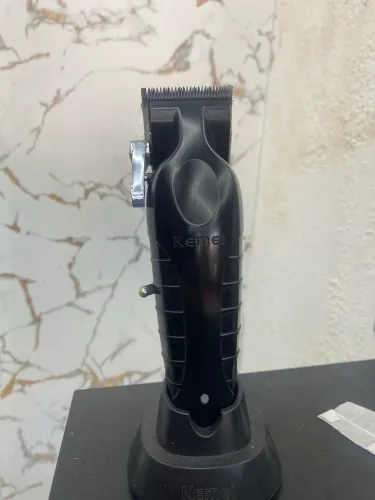 Máquina de corta cabelo kamei em ótimo estado de conservação