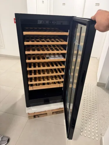 Adega Climatizada para 70 garrafas - NOVA