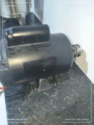 Motor que eu usava na máquina de bater açaí