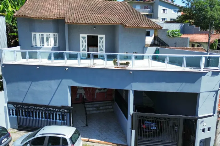 Casa para venda em Ponte Seca com 3 quartos, sendo 1 suíte, 299m²