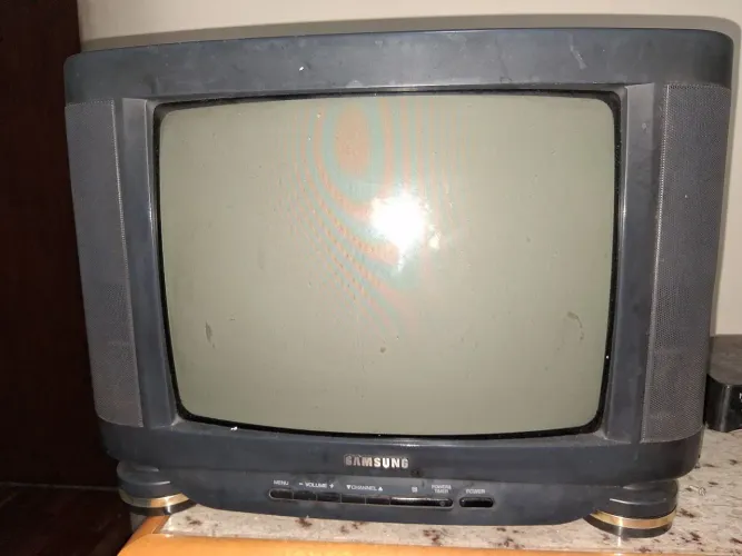 TV antiga de tubo