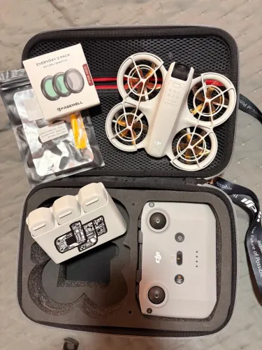 Drone DJI Neo Combo (Controle + Case + Baterias Extras) NOVO