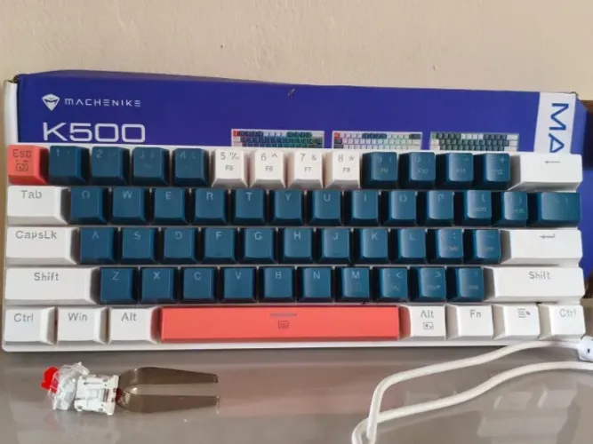 Teclado mecânico Machenike K500-b61 (usado)