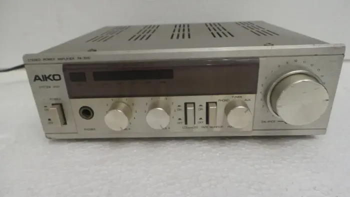 AIKO AMPLIFICADOR PA-3000 FUNCIONANDO APENAS 1 CANAL MAS SOM ESPETACULAR!!
