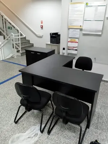 MOVEIS DE ESCRITÓRIO Kit escritório mesa em l preta+armario baixo preto(SEM CADEIRAS)