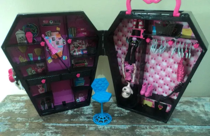 Monster High Draculaura e a boneca