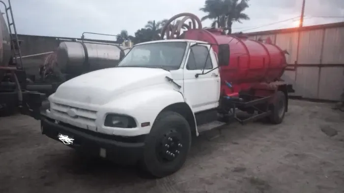 Ford 12000 Caminhão LimpaFossa/hidrojateamento/hidro FORD SAPO