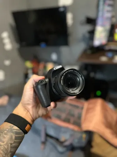 Canon EOS Rebel SL3 + Acessórios + 3 lentes