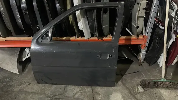 Porta dianteira esquerda de VW GOL G4 2008 4 portas 