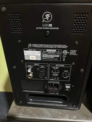 Monitor de Estúdio MR5 - Alto Desempenho!