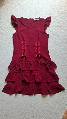 Vestido Vermelho com Detalhes em fita