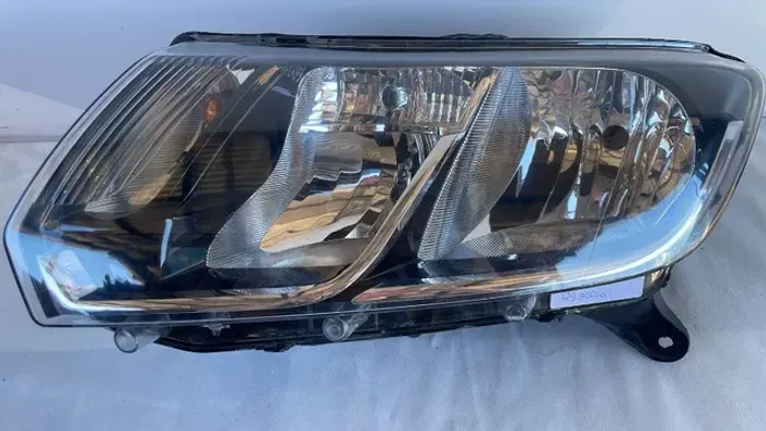 Farol Sandero Logan 204 2015 2016 2017 2018 2019 Esquerdo