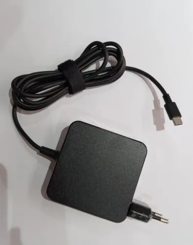 Fonte  Para  Notebook /Ultrabook/Tablet   Tipo -C  65W