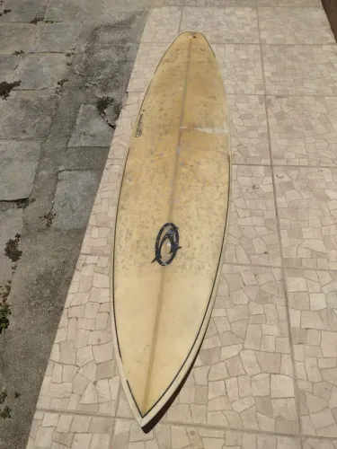 Prancha de surf 7'4 já foi quebrada Vilassa