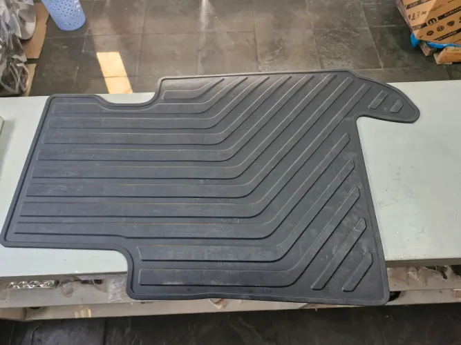 Tapete Honda HRV 2022/2025 Lado Traseiro Direito Novo Original