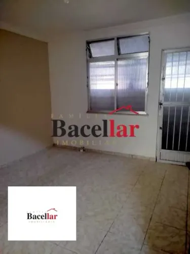 Apartamento - Térreo / Residencial / Olaria