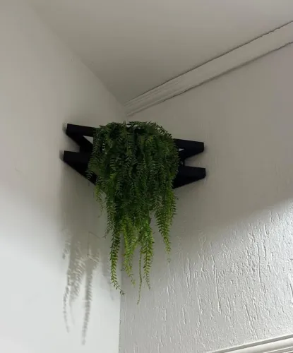 SUPORTE DE FERRO COM PLANTA ARTIFICIAL 