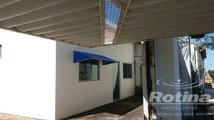 Casa em condomínio fechado Bairro Novo Mundo