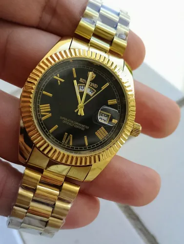 Relógio Clássico Dourado brilhante